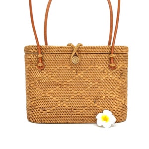 Woven Rattan Shoulder Bag with Lid, Handmade Rattan Tote Bag, Straw Shoulder Handbag, Summer Basket Bag, Vintage Hobo Wicker Bag for Women,