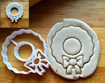 Christmas Wreath Cookie Cutter,Center Cuts Out/in Multiple Sizes