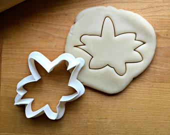 Lily Cookie  Cutter in Multiple Sizes