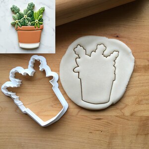 Flower Pot Cookie Cutter in Multiple Sizes