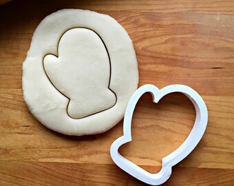 Right Mitten Cookie  Cutter in Multiple Sizes
