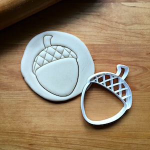 Acorn Cookie Cutter Multi-Size /