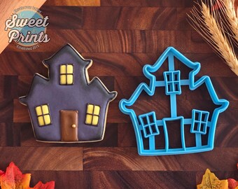 Haunted House Halloween Cookie Cutter in Multiple Sizes: