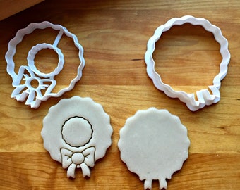 Set of 2 Christmas Wreath Cookie Cutters/Multi-Size/Creates an Imprint