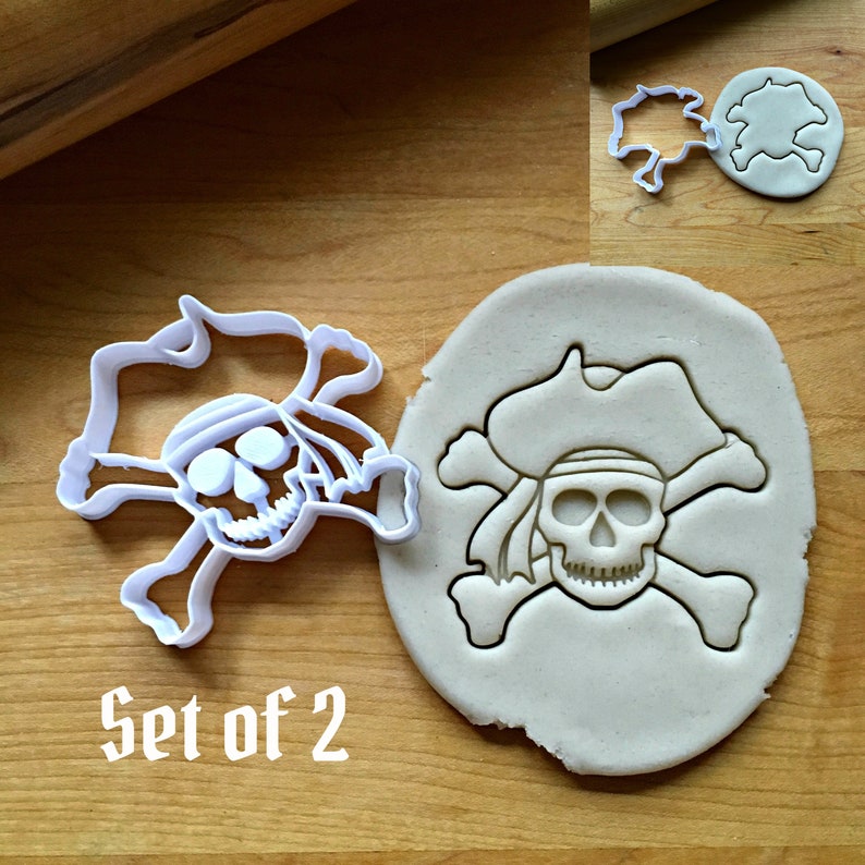 Set of 2 Skull and Cross Bones Cookie CuttersMulti-Size