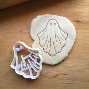 Ghost Wavy Cookie Cutter in Multiple Sizes
