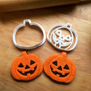 Set of 2 Jack-O-Lantern Cookie CuttersCreates a Cut-Through of the Centers /