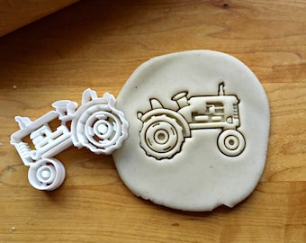 Tractor Cookie Cutter in Multiple Sizes