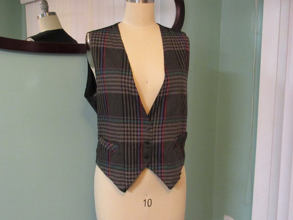 Trendy vintage plaid vest