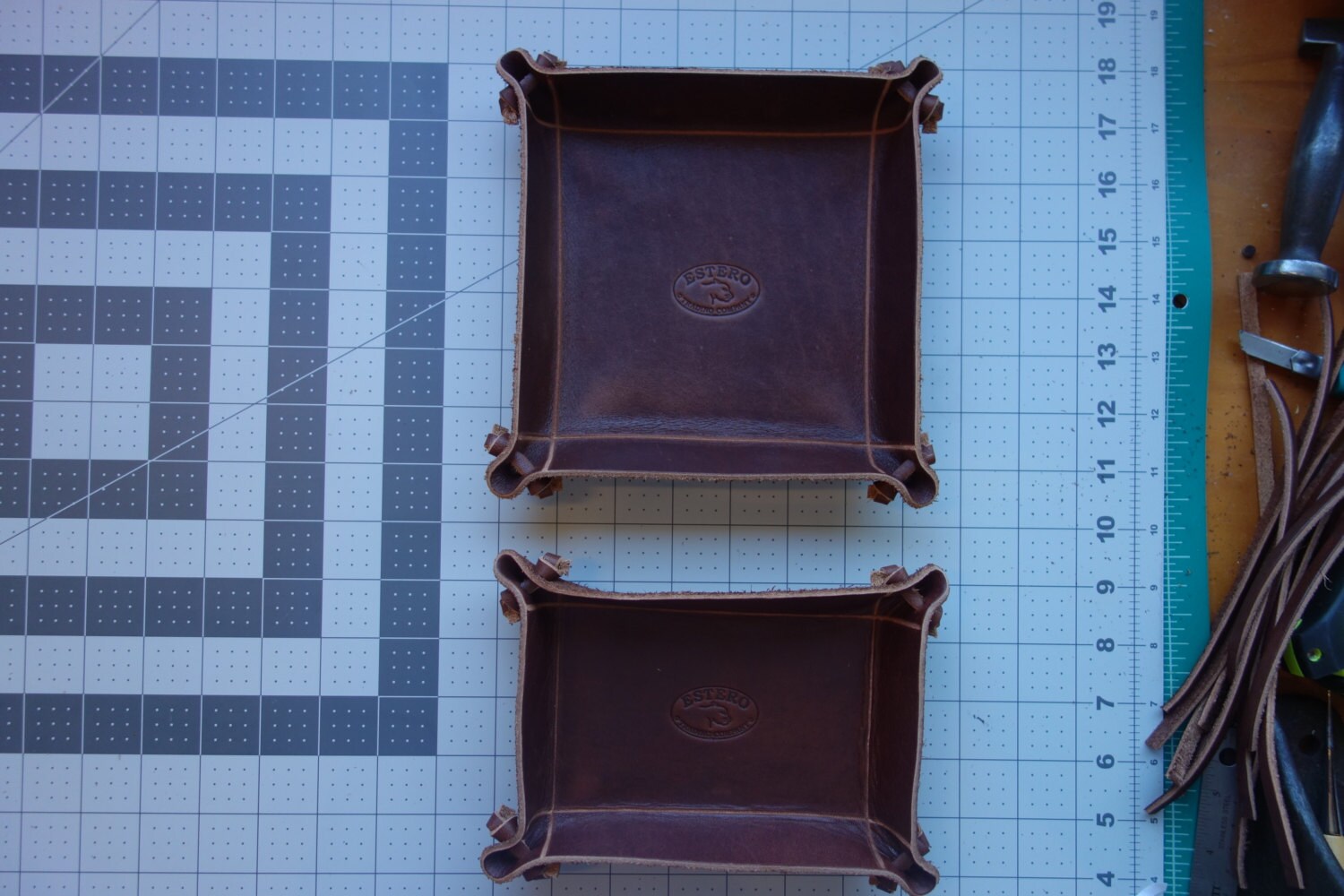 Exclusive Leather Valet Tray - L'Atelier Global Taupe