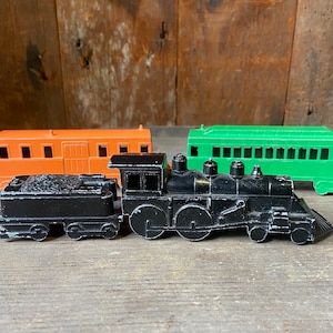 Vintage die cast Midgetoy train set, Engine, coal car, green passenger car, orange passenger car, metal train set
