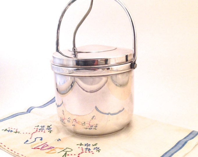 Gorham Silver Plate Ice Bucket With Hinged Lid & Glass Liner Silver