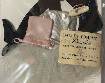 Barbie Clothes Vintage 1960s and 1970s Barbie Traveling and Dress Up Barbie