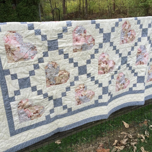 Quilt Blue Pink and Beige Quilt Heart Pattern 73x55 1970s