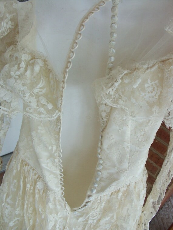 Wedding Dress Antique Lace Off White Size 2 - image 5