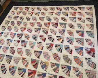 Quilt Navy Blue Multicolored Traditional Vintage Grandmothers Fan Quilt 72 x 83 Excellent Condition