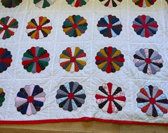 Quilt Red Multicolored Dresden Plate Quilt 72x85 No Stains or Tears Beautiful Handwork