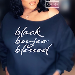 Schwarzer Boujee und gesegneter abseits der Schulter roher Rand-Kragen, zerrissenes Sweatshirt