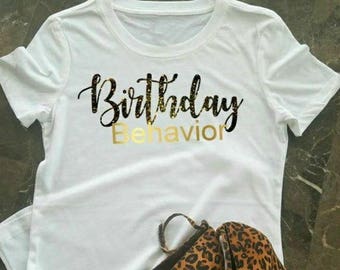 Camisa de comportamiento de cumpleaños, camisa de cumpleaños para mujer, camisa de niña de cumpleaños, camisa de cumpleaños, camisa de cumpleaños, niña de cumpleaños, camisa negra y dorada