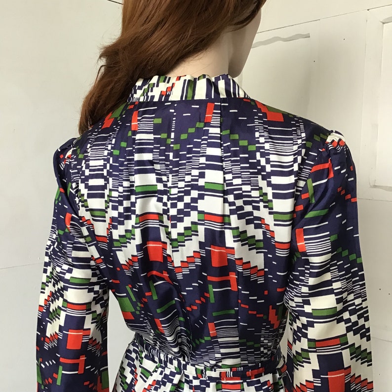PUSSY BOW 1970s Vintage dress Satin twill secretary dress Berbright GEOMETRIC patterned