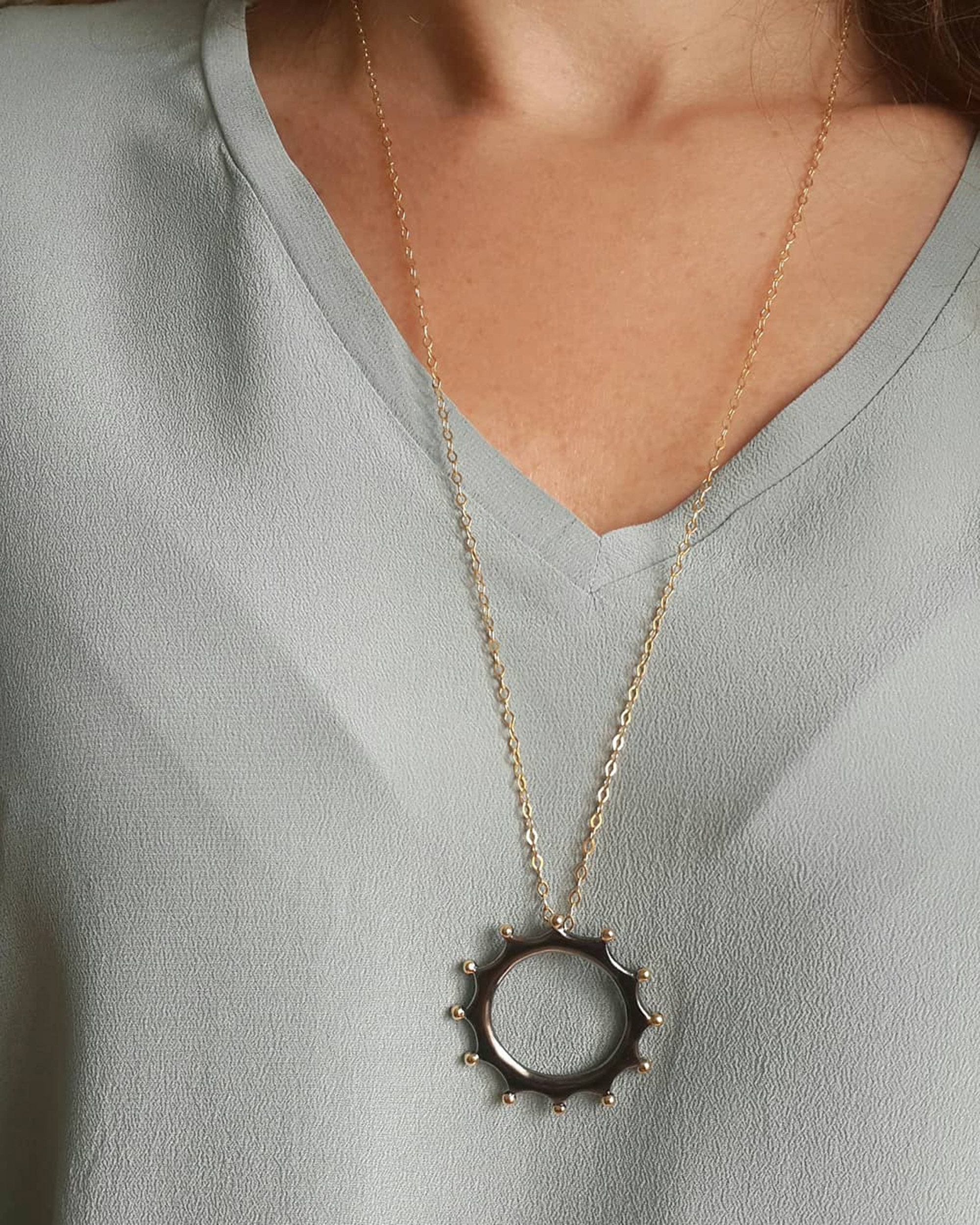 Collier En Or Rose 18 Carats (750) Avec Pendentif Corne émaillé - Neuf Avec étiquettes