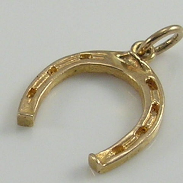 Vintage 3D 9ct Gold Lucky Horseshoe Charm Pendant  H/MK 1975