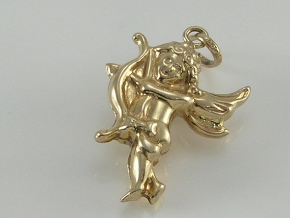 Vintage 3D 9ct Gold Cupid Charm Pendant - image 3