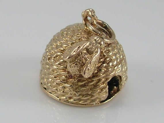 Vintage 3D 9ct Gold Your My Honey Bee Hive Your M… - image 2