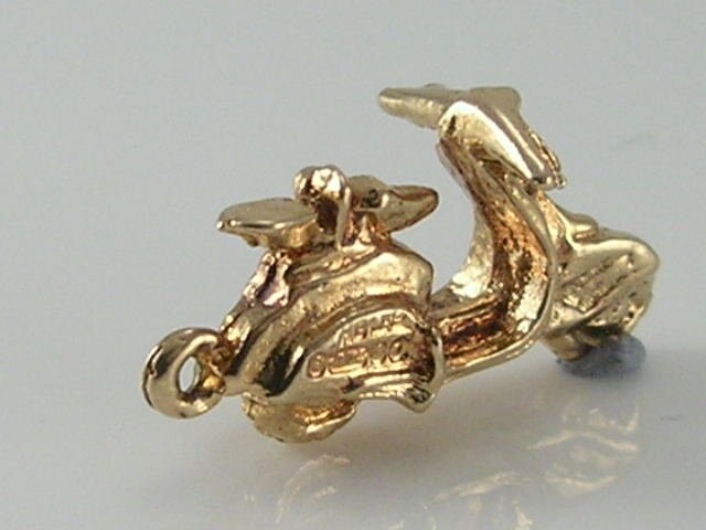 Pendentif Vintage Argent 925 - Scooter Vespa Avec Roues Mobiles - Occasion
