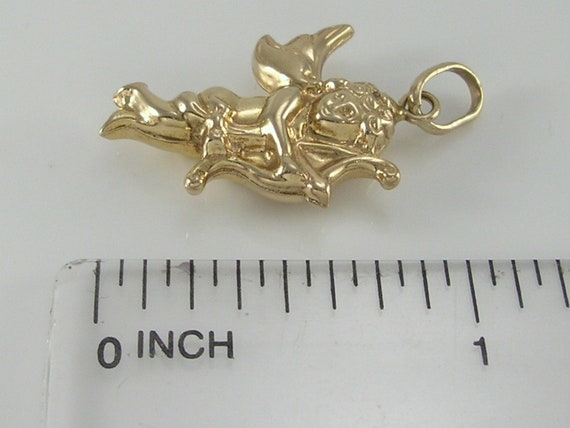 Vintage 3D 9ct Gold Cupid Charm Pendant - image 5