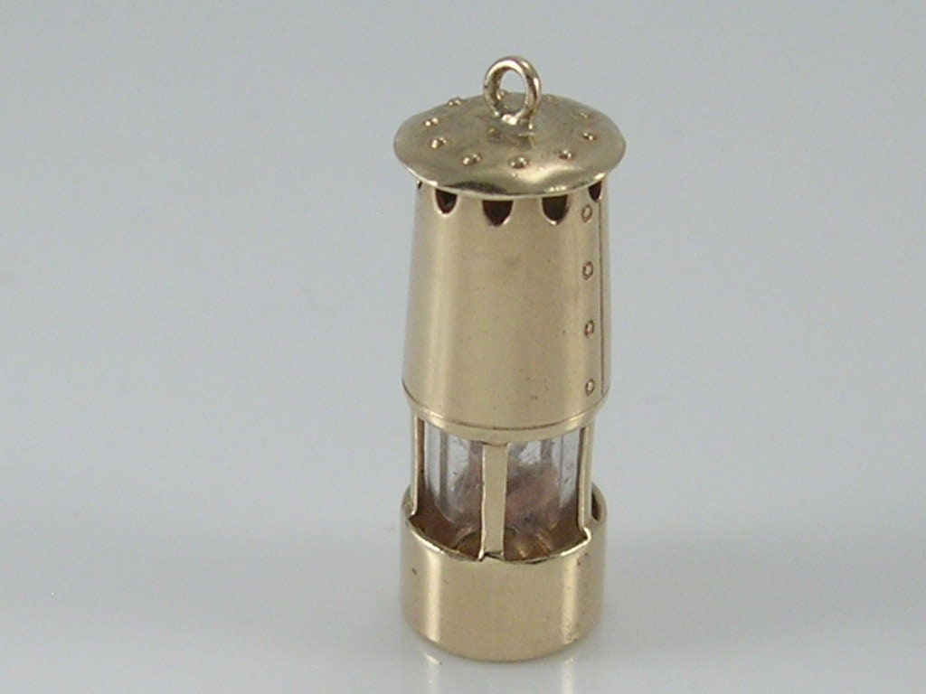 Vintage Tilley Tilly Lamp Made In England Stormlight Paraffin Lantern, Brass Vintage Tilley Tilly Lamp Made In England Stormlight Paraffin Lantern, Brass