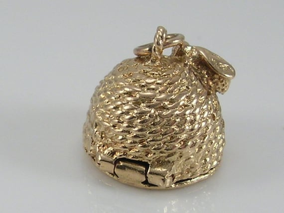 Vintage 3D 9ct Gold Your My Honey Bee Hive Your M… - image 5