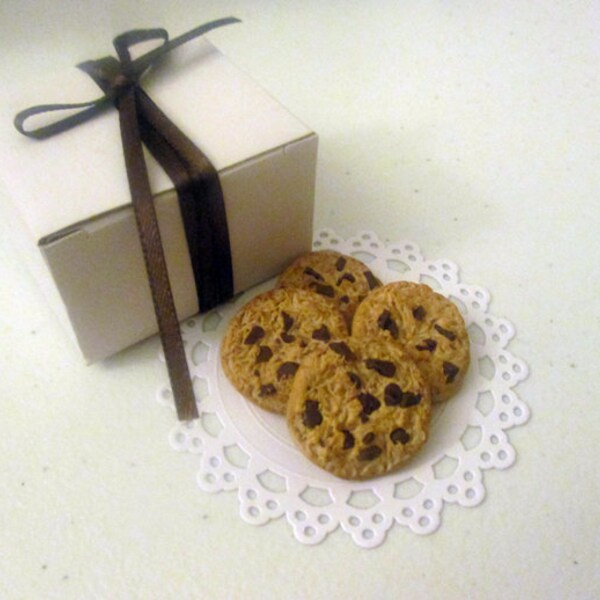 Yummy Chocolate Chip Cookies for You or your BJDs