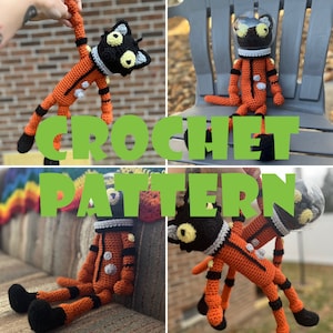 Puede incluir: Patrón de crochet para un gato negro y naranja que lleva un traje espacial. El gato está sentado en una silla y tiene una cabeza grande y redonda. El patrón incluye instrucciones para tejer al crochet el cuerpo, la cabeza y la cola del gato, así como el traje espacial.