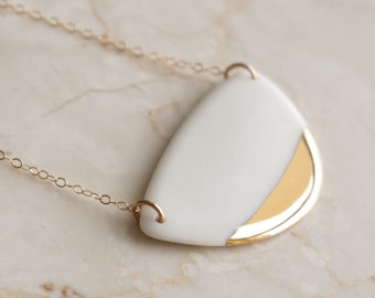 Weiße Klassische Porzellan Anhänger Halskette / Minimalistische Halskette / Handgemachte Keramik Halskette