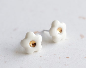 Dainty daisy stud earrings, White floral earrings, Porcelain flower jewelry, Cute gifts for women