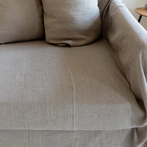 Discover the perfect balance of functionality and elegance with our rustic unbleached couch cover today.
Designed to shield your couch from daily spills and stains or pets, these covers offer both practicality and elegance.