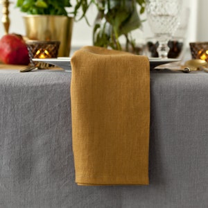 Cinnamon linen napkin set of 2. Mustard brown softened linen napkin set. Linen napkins. Table decor, table linens