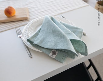 DUCK EGG BLUE linen napkin set: 2, 4, 6, 8, 10, 12 napkins. Sky blue heavier weight linen napkin set. Light green linen napkins. Table linen