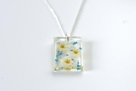 DIY Floating Glitter Necklace - Use Glitter & Resin to Make This!