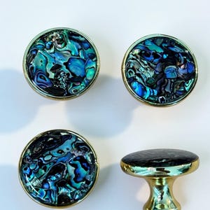 Puxadores de armário em latão com madrepérola de origem sustentável, 3,8 cm (1,5")