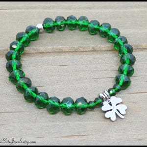 Green Four-Leaf Clover Bracelet, St. Patrick&#39;s Day Shamrock Jewelry, Good Luck Symbolic Jewelry