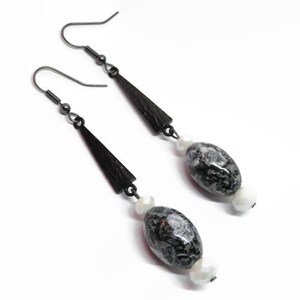 Art Deco Dangle Earrings: Gunmetal, Black & White Marbled Glass bild 2