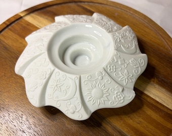 Portavelas vintage de porcelana blanca Kaiser Germany n.° 0812 / Relieve floral en relieve / Blanc de Chine / Portavelas de porcelana alemana