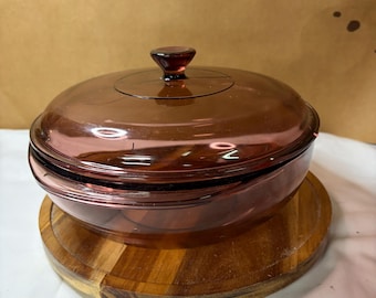 Cazuela redonda Pyrex Visions color arándano vintage con tapa a juego / D-15 / Apta para horno y microondas / Años 80-90 EE. UU.