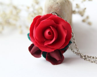 Items similar to Flower Necklace, Red Rose Necklace, White Pearls ...