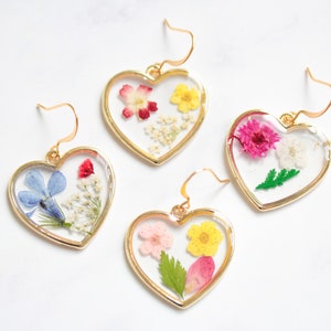 Heart Pressed Wild Flower Earrings, 14k Gold Plated Dried Flower Resin Earrings, Multi Flower Earrings image 1