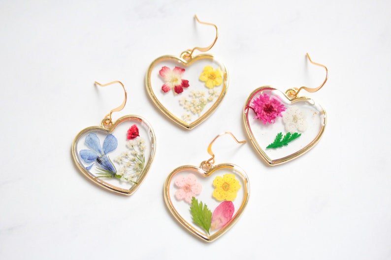 Heart Pressed Wild Flower Earrings, 14k Gold Plated Dried Flower Resin Earrings, Multi Flower Earrings image 1