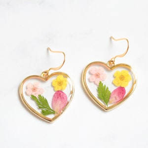 Heart Pressed Wild Flower Earrings, 14k Gold Plated Dried Flower Resin Earrings, Multi Flower Earrings Style 3