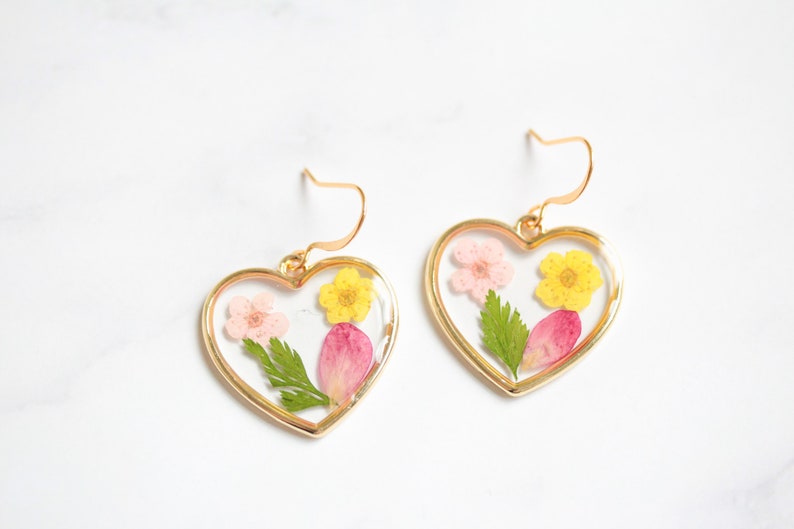 Heart Pressed Wild Flower Earrings, 14k Gold Plated Dried Flower Resin Earrings, Multi Flower Earrings Style 3